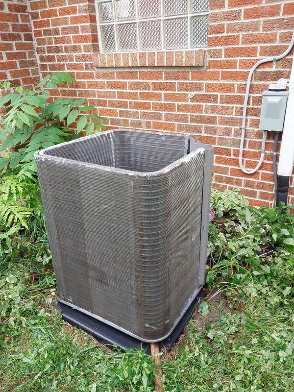 Completed scheduled maintenance on residential air conditioning system. Performed comprehensive inspection of outdoor condenser unit, including examination of cabinet panels, compressor, and refrigerant lines. Verified proper operation of all mechanical components and electrical connections. Unit found in satisfactory operating condition with no immediate service needs identified.