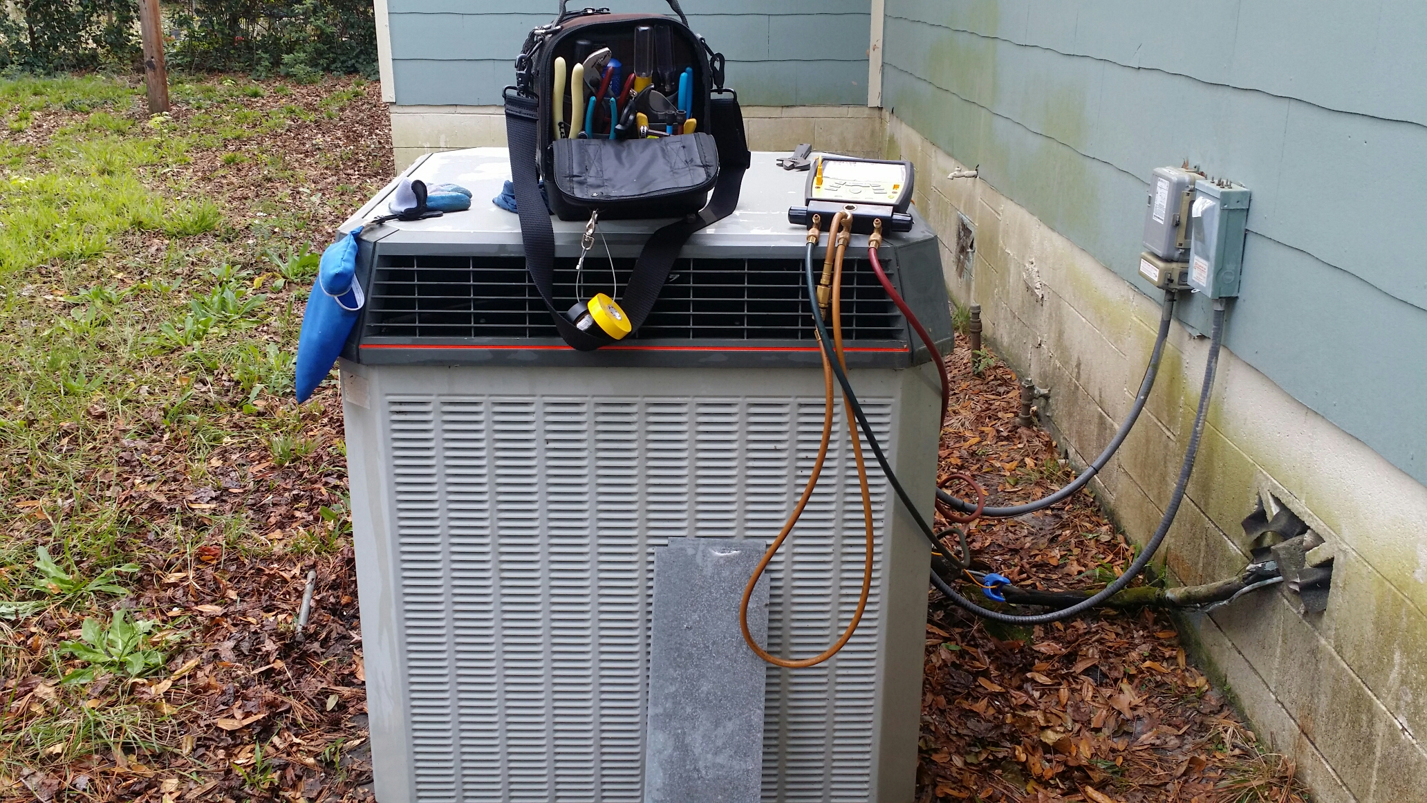 Air conditioning service and maintenance 