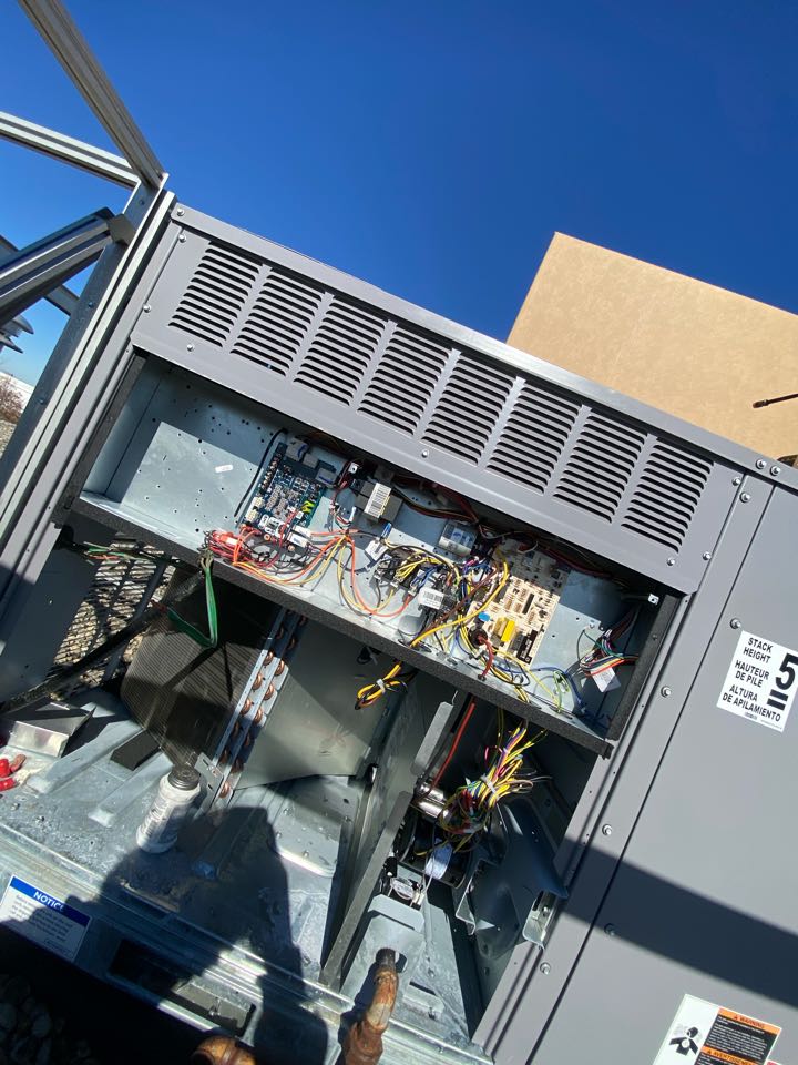 Performed new install on carrier rooftop system.