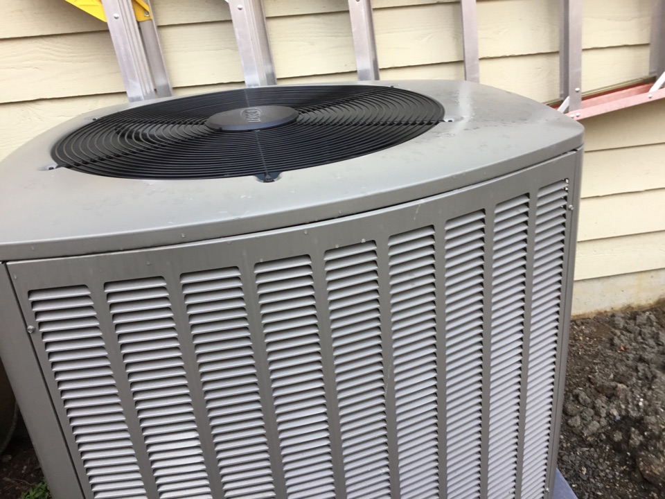 Lennox gas furnace and heat pump maintenance woodinville