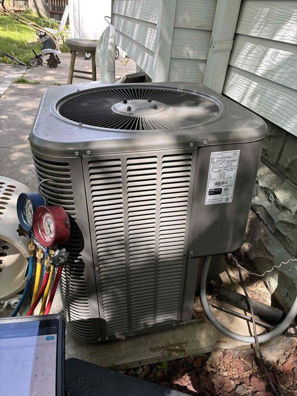 Performed comprehensive 10-point tune-up on residential air conditioning system. Connected manifold gauges and diagnostic equipment to evaluate system performance, checked refrigerant pressures and temperatures, inspected condenser unit operation including fan motor and compressor function. Unit operating within normal parameters upon completion of maintenance procedures.