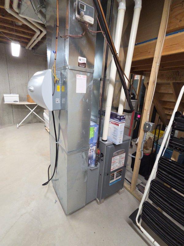 Completed routine cooling system maintenance visit as part of residential membership agreement. Performed comprehensive inspection and servicing of Armstrong Air outdoor condenser unit and indoor air handler system with integrated humidifier, verifying proper operation of all components and ensuring system readiness for continued reliable performance.