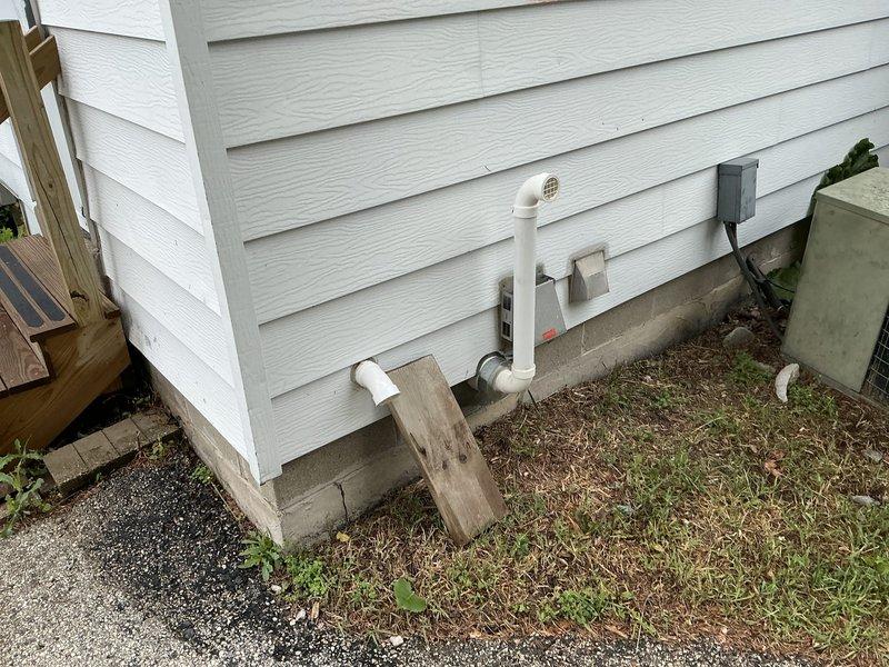 Responded to emergency service call for non-functional air conditioning system. Performed comprehensive assessment of existing HVAC equipment including furnace and AC unit, documented current system configuration with exterior venting and indoor mechanical components, and provided detailed replacement estimate for complete heating and cooling system upgrade.