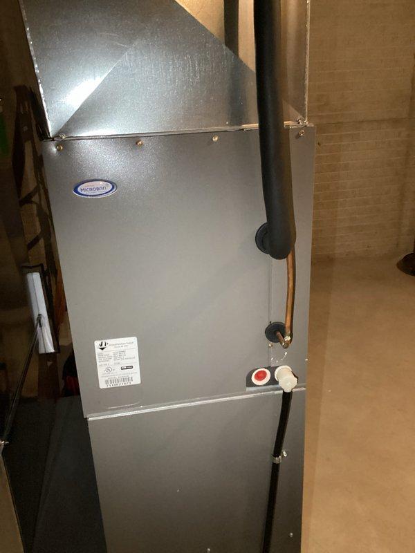 Completed furnace tune-up maintenance service on residential gas furnace unit. Performed comprehensive system inspection including visual examination of blower assembly, burner components, gas valve system, control board, electrical connections, and wiring harnesses. All components found operating within normal parameters with no deficiencies noted at time of service.