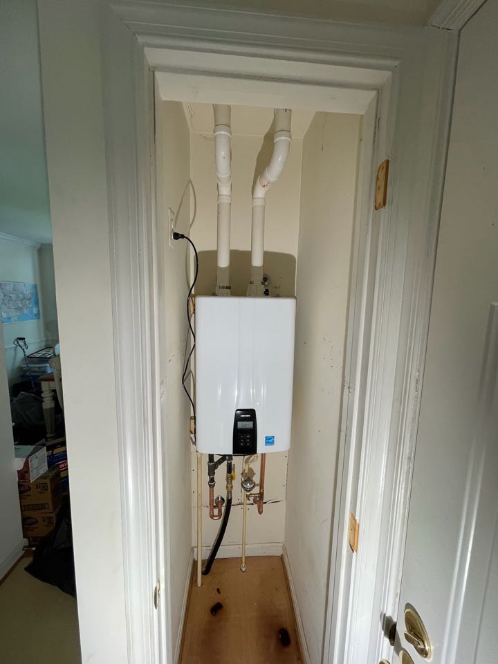 Tankless water heater estimate in Waldorf, MD 