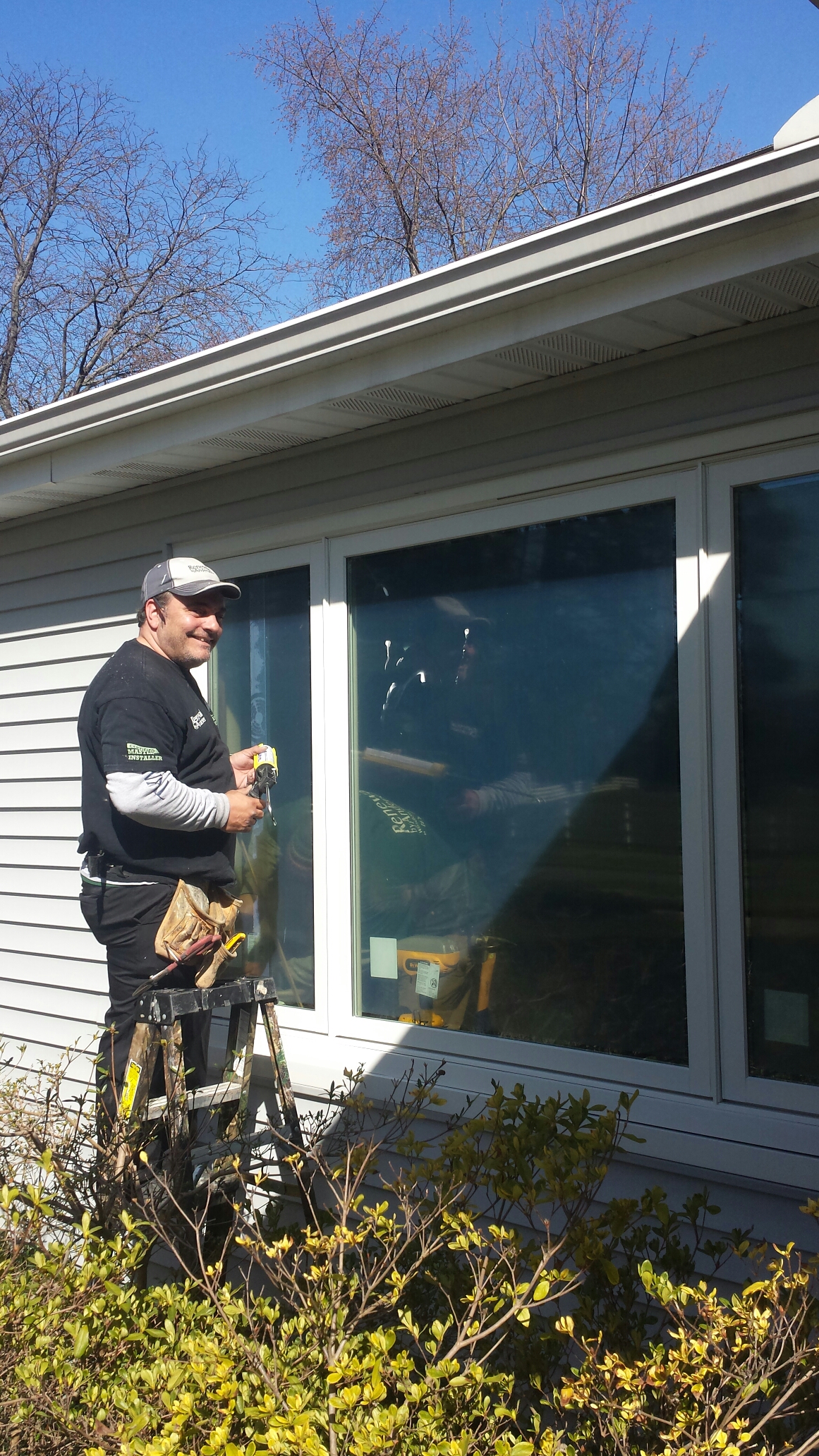 Mentor, OH - Beautiful picture window being installed in Mentor..Renewal by Andersen Mentor, OH - Beautiful picture window being installed in Mentor..Renewal by Andersen