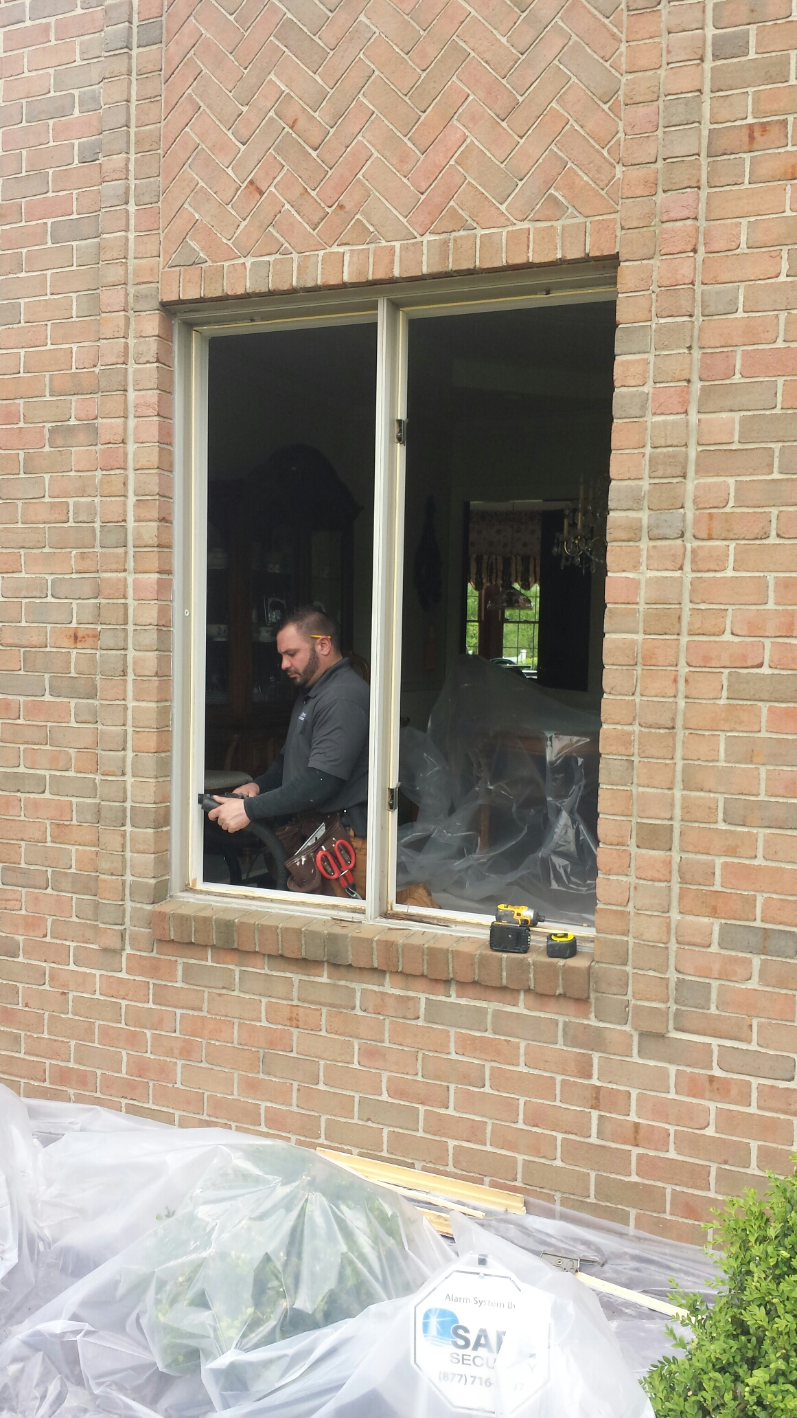 Canton, OH - Installing beautiful casement windows in Canton..Renewal by Andersen Canton, OH - Installing beautiful casement windows in Canton..Renewal by Andersen