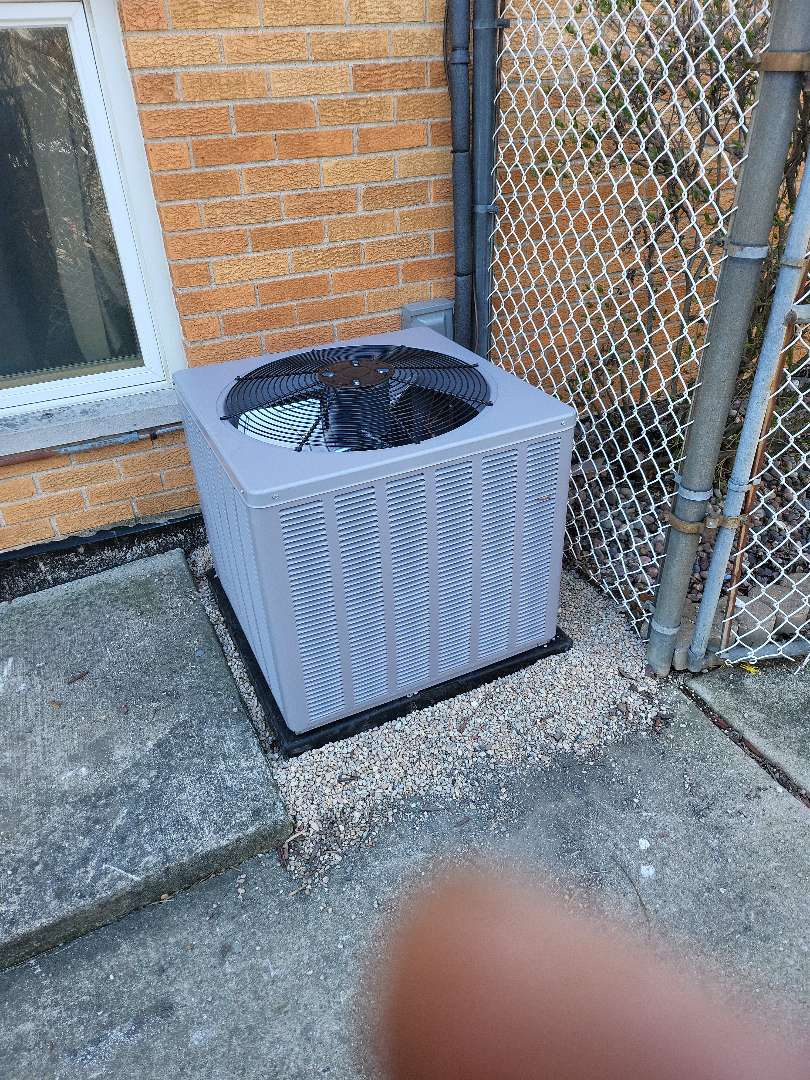 New Rheem Airconditioning unit installed Oakforest illinois