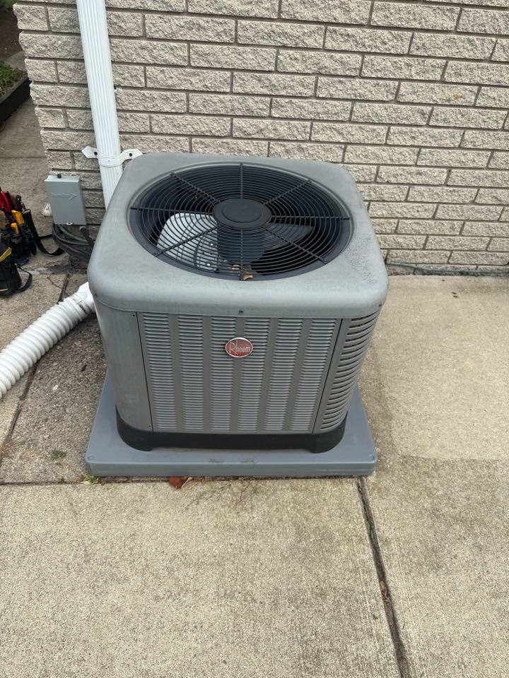 Performed air conditioning tune up and evaluation on a 5 year old Rheem system; chemically cleaned the condenser, cycled and verified AC operations. 