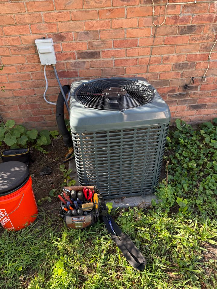Performed air conditioning tune up and evaluation on a 6 year old Evcon system; chemically cleaned the condenser, cycled and verified AC operations. 