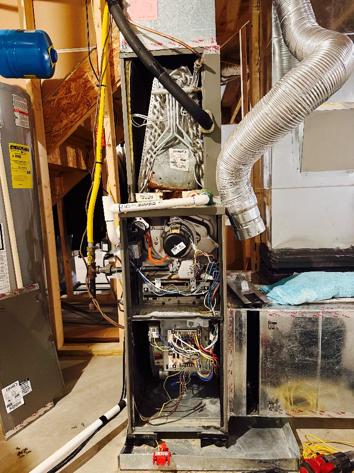 Stephens City, VA - Natural gas furnace maintenance call. Perform natural gas tuneup on Lennox furnace. Stephens City, VA - Natural gas furnace maintenance call. Perform natural gas tuneup on Lennox furnace.