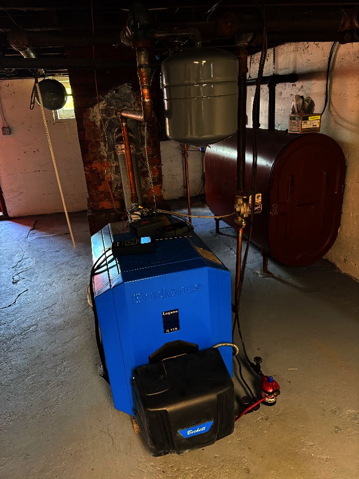 Berryville, VA -  Oil hydronic boiler maintenance call.Performed Beckett oil burner maintenance, and tuneup on Buderus. Berryville, VA -  Oil hydronic boiler maintenance call.Performed Beckett oil burner maintenance, and tuneup on Buderus.