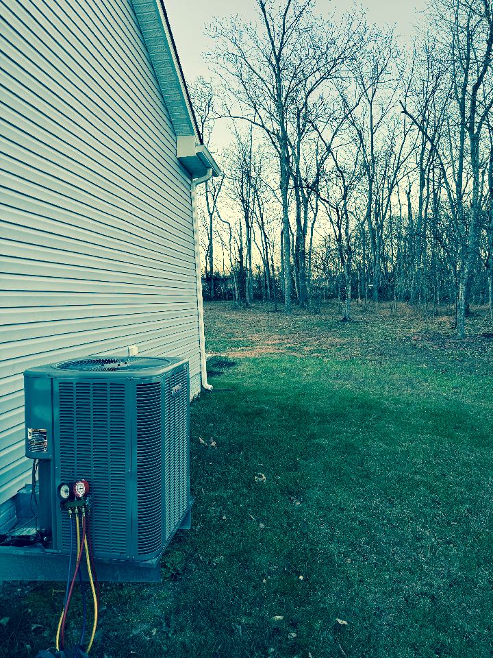 Heat pump maintenance call. Perform heat pump tuneup on Lennox. Performed humidifier tuneup on Honeywell home.