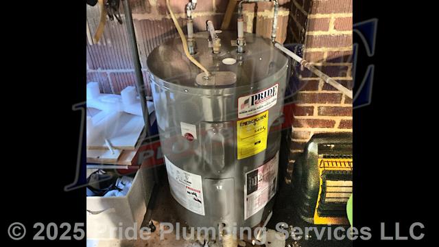 Pride Plumbing came out and replaced a leaking 40-gallon electric State lowboy water heater with a new 40-gallon electric Rheem PROE38-S2-RH95-B lowboy model. First, after disconnecting its electrical connections and inlet and outlet water lines, we removed and disposed of the old water heater. Then we installed the new water heater, ball water shut-off valves, PEX and stainless-steel water supply lines to the water heater connectors, a brass drain valve, and wired up the electrical connections to the new water heater (adding a Romex connector). Finally, we bled the air out of the water lines, ensured that the unit’s temperature and pressure (T&P) relief valve was properly vented, and set the unit to its appropriate operating temperature.