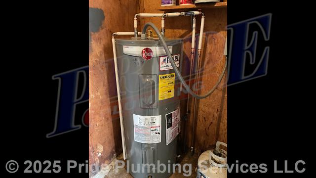 Pride Plumbing came out and replaced a leaking 40-gallon electric Whirlpool water heater with a new 40-gallon electric Rheem PROE40-M2-RH95 model. First, after disconnecting its electrical connections and inlet and outlet water lines, we removed and disposed of the old water heater. Then we installed the new water heater, ball water shut-off valves, PEX and stainless-steel water supply lines to the water heater connectors, a brass drain valve, and wired up the electrical connections to the new water heater (adding a Romex connector). Finally, we bled the air out of the water lines, ensured that the unit’s temperature and pressure (T&P) relief valve was properly vented, and set the unit to its appropriate operating temperature.