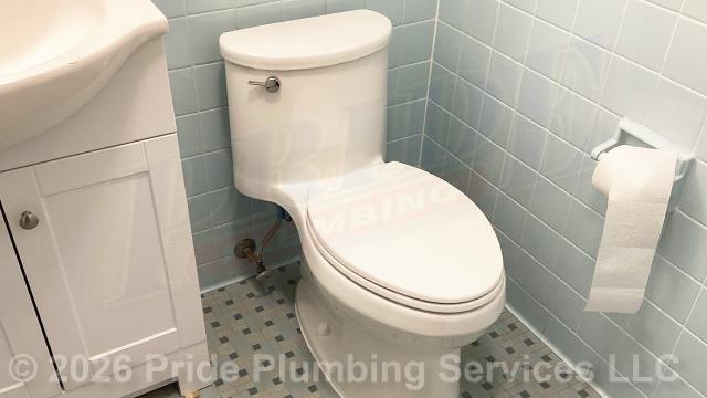 Pride Plumbing came out and replaced a toilet with a new customer-supplied Kohler Prosa K-46126-0 model. This included draining and pulling the old toilet, inspecting and cleaning the flange, replacing the toilet bowl, toilet tank, tank to bowl gasket and bolts, seat, wax ring gasket, toilet bowl bolts, toilet bowl bolt washers, toilet bowl bolt caps, and above-floor stainless steel braided water supply line. Once installed, we tested for leaks and proper operation with no issues. We also provided a cost estimate to install a new Woodford frost-free outside hose bib spigot along with tying it into the existing main water supply line underneath the home with new PEX piping and fittings and adding a ball water shutoff valve.