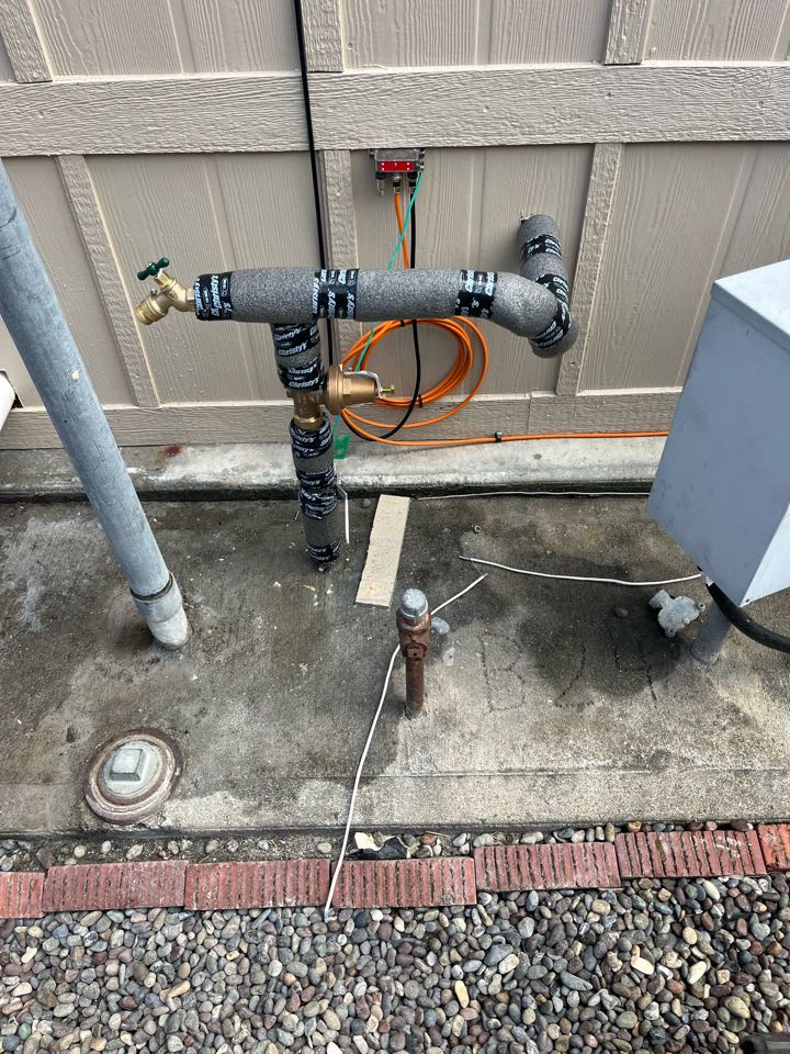 Installation of a three-quarter inch pressure reducing valve Installation of a three-quarter inch pressure reducing valve
