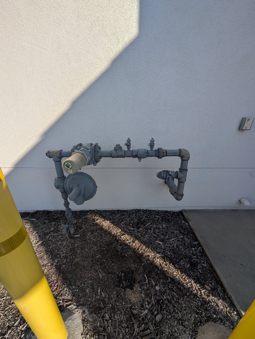 inspected a gas manifold in Paso Robles.  