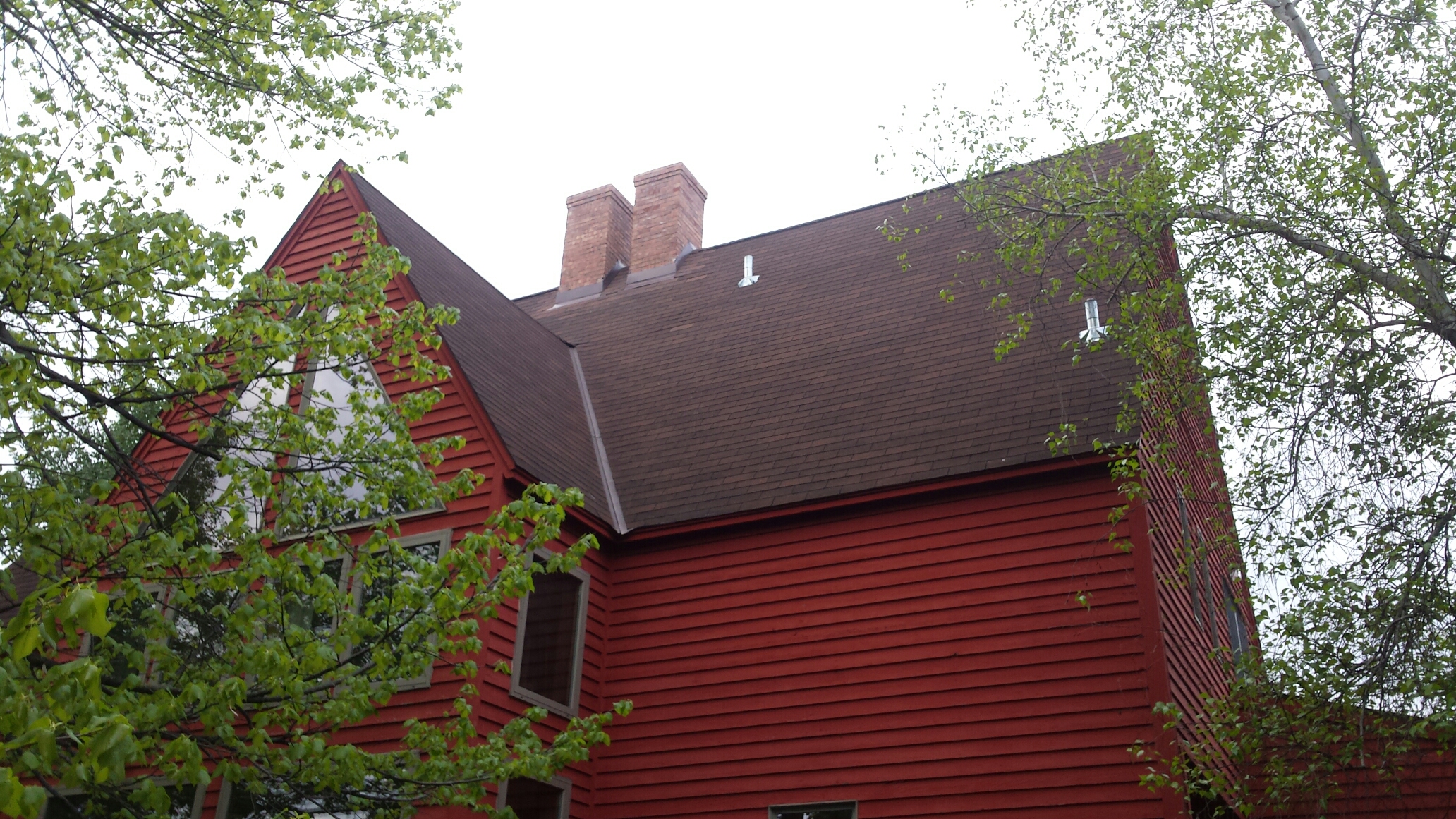 Delano, MN - Remove old chimney flashing and reflash with new prefinished metal Delano, MN - Remove old chimney flashing and reflash with new prefinished metal
