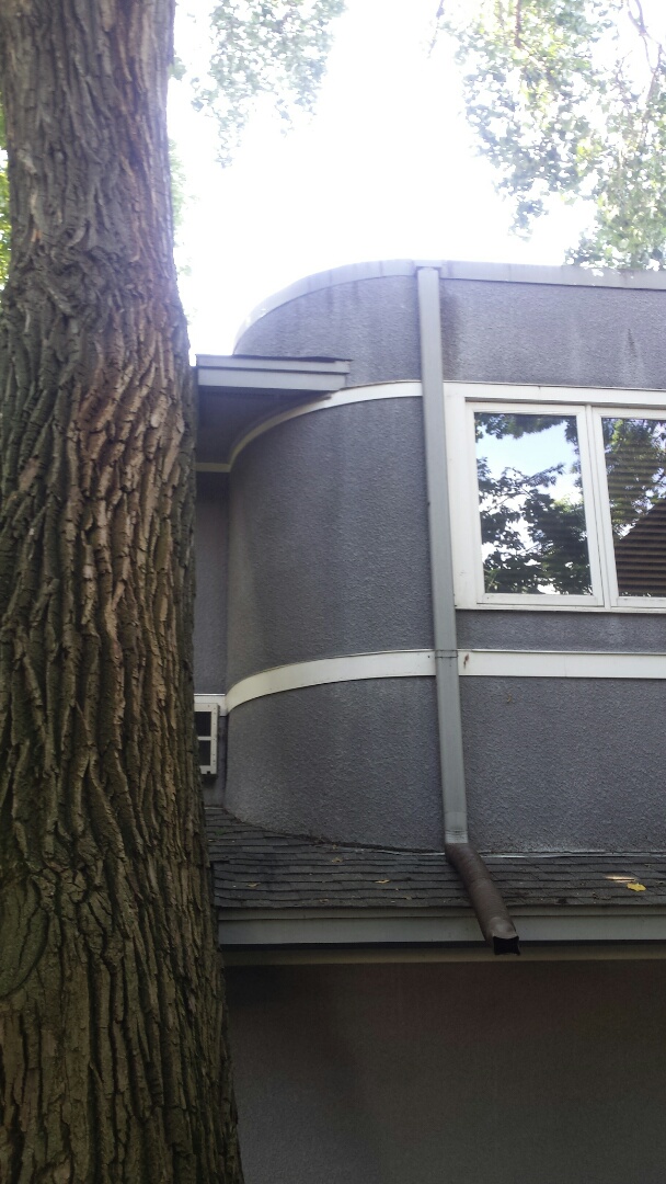 Minneapolis, MN - Remove rotted trim board, custom fabricate and install new curved trim board. Minneapolis, MN - Remove rotted trim board, custom fabricate and install new curved trim board.