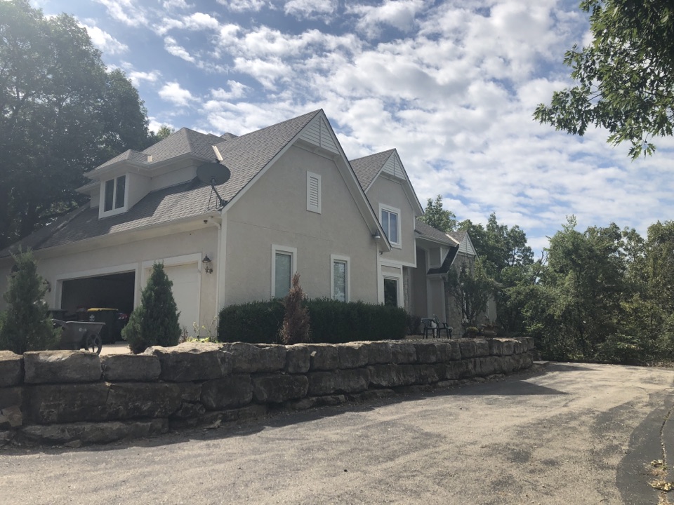 Shawnee, KS - Replacing an old worn out roof. Shawnee, KS - Replacing an old worn out roof.