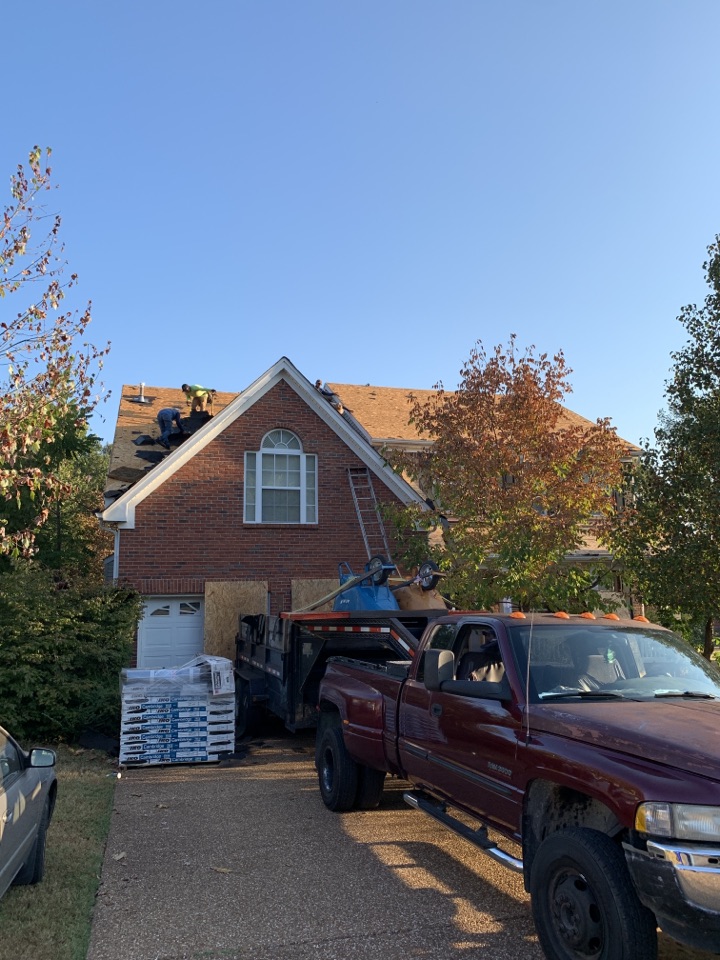 Installing a new roof in Nolensville Installing a new roof in Nolensville