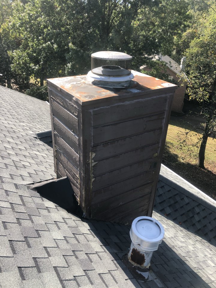 Roof inspection in Bellevue, chimney is leaky. Roof inspection in Bellevue, chimney is leaky.