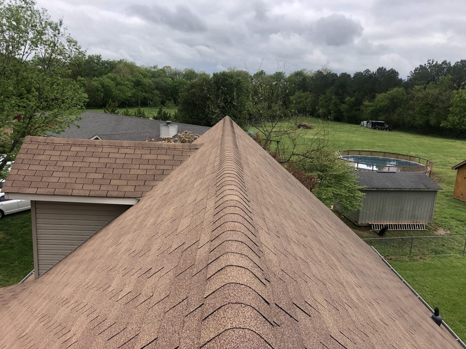 What’s wrong with this roof? No ventilation at all. What’s wrong with this roof? No ventilation at all.