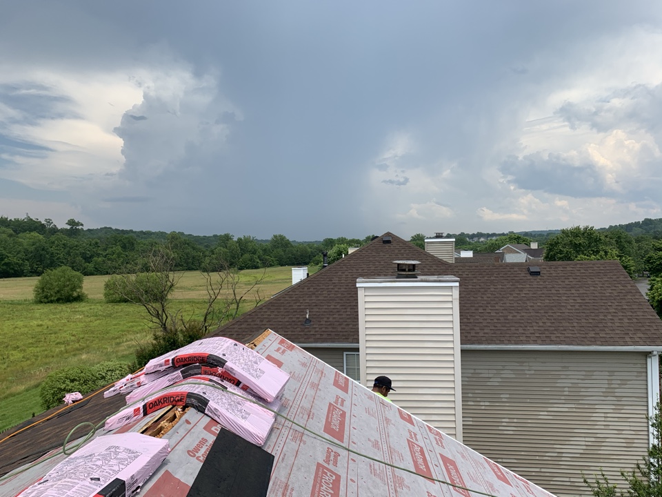 We love build days great day for it. In Antioch. #builddays, #antioch, #winddamage, #localroofers, #musiccityroofers, #nashvillestrong. We love build days great day for it. In Antioch. #builddays, #antioch, #winddamage, #localroofers, #musiccityroofers, #nashvillestrong.
