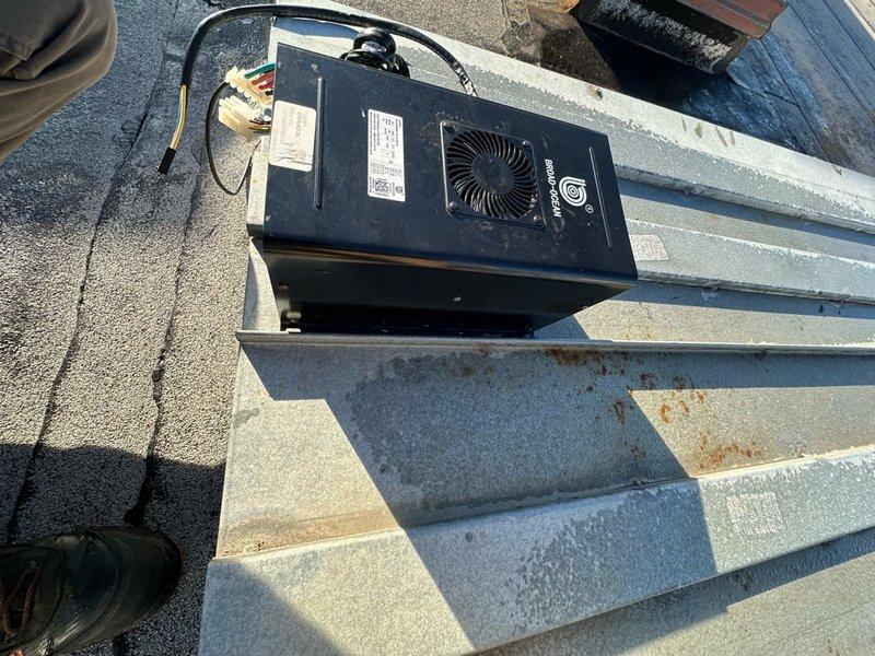 Replaced defective control module on Daikin rooftop HVAC unit. Removed failed module, installed new replacement unit, verified proper electrical connections, and confirmed system operation with correct voltage specifications (480V, 3-phase). Unit tested and returned to normal operation.