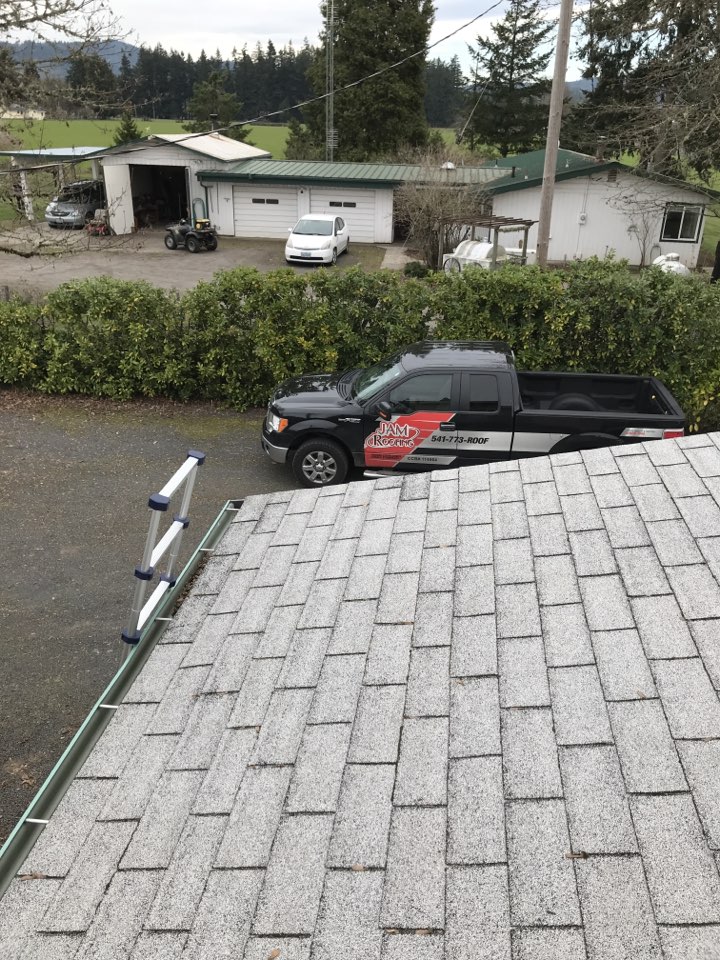 Pleasant Hill, OR - Estimating today on a beautiful piece of property for an even nicer couple! It’s time for a new GAF or PABCO roof on this home Pleasant Hill, OR - Estimating today on a beautiful piece of property for an even nicer couple! It’s time for a new GAF or PABCO roof on this home