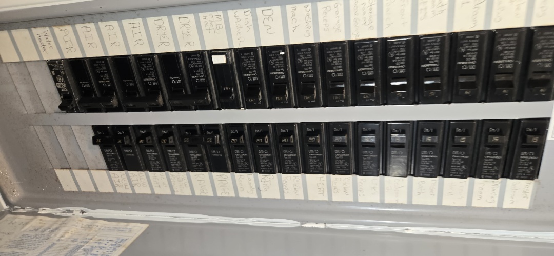 Electrician, giving free electrical estimate for panel replacement