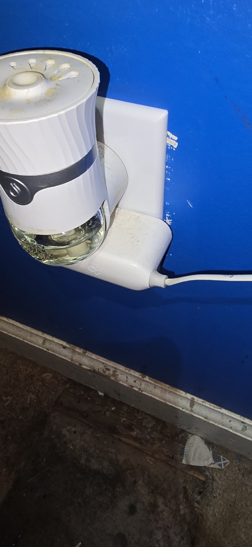 just completed a circuit repair in Rome, Georgia! The homeowner had lost power due to a failed neutral connection. We quickly diagnosed the issue, made safe repairs, and got everything running smoothly again.