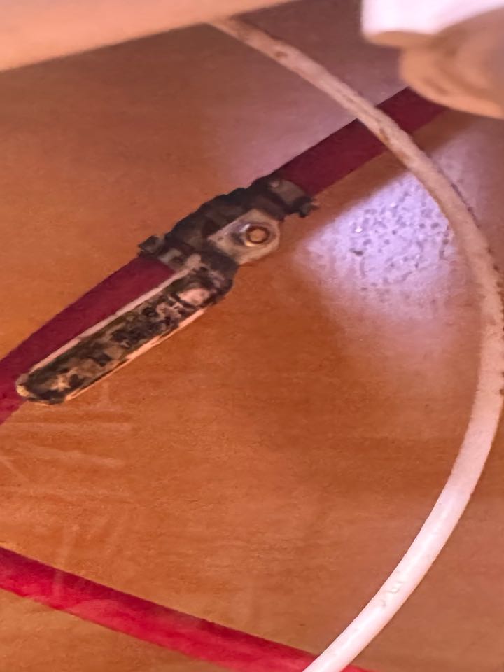 Completed a kitchen faucet replacement for a homeowner today. The customer supplied the new faucet and we professionally removed the old one and installed the new unit on the existing plumbing. We also added a new shut-off valve on the hot side for better control and easier future maintenance. Everything was tested and is working great with no leaks.