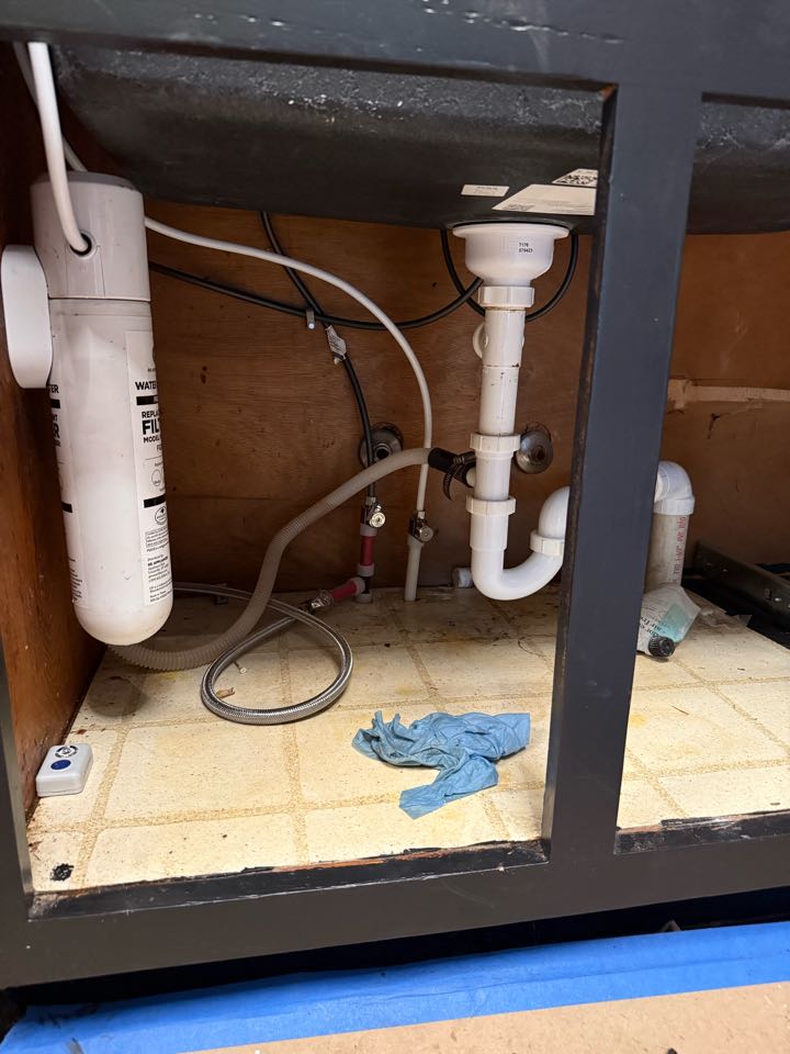 Today I arrived at a customer’s home to provide professional plumbing services. Installed two new faucets—one bathroom faucet and one kitchen faucet. Completed a full kitchen sink filtration system installation, including proper connections to the cold-water supply. I also installed the sink drains and hooked up all the drain pipes to ensure everything was sealed and flowing correctly. Another successful plumbing job done for a local homeowner looking for reliable faucet installation, filtration system setup, and drain plumbing services nearby.