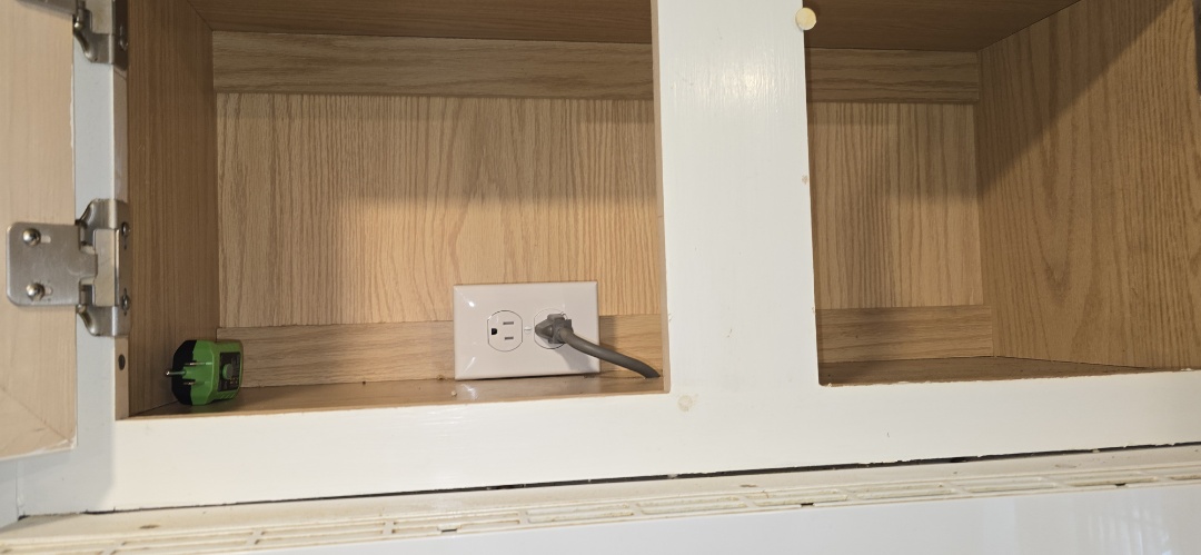 checking in from Rome ga found an outlet that was not working replaced faulty outlet with a new tamper resistant receptacle 