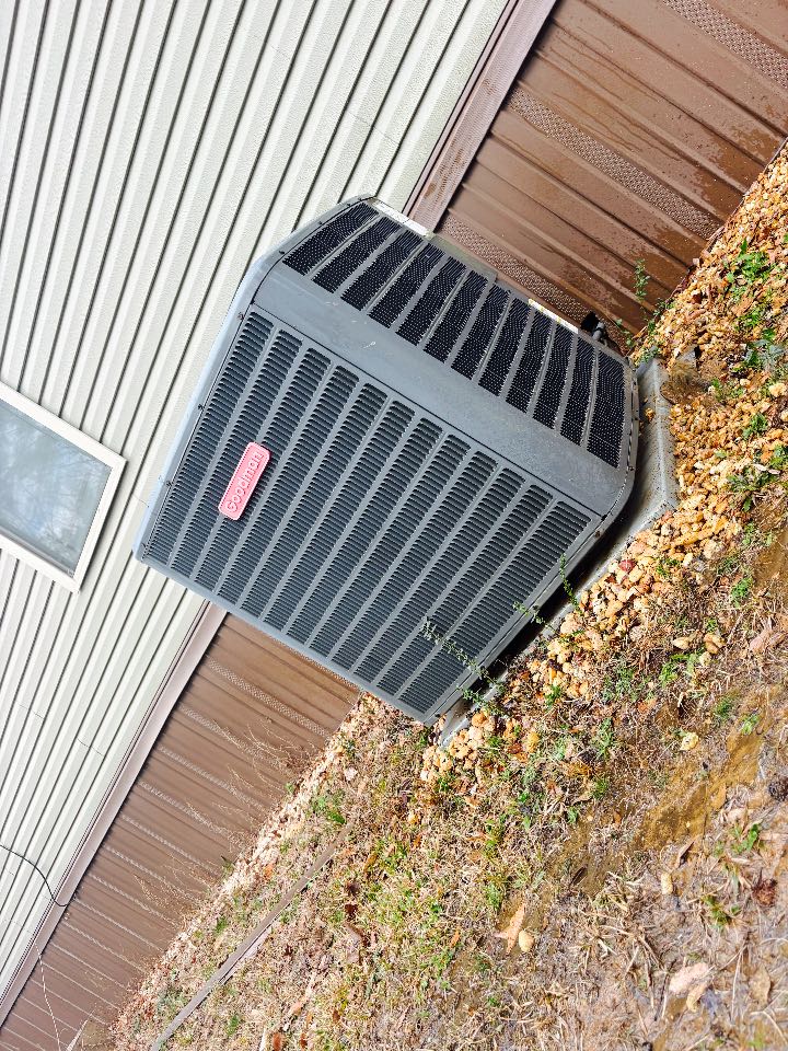 Came out found system low refrigerant got system charged back up also found bad capacitor and dirty convincing coil. Got the capacitor changed and condensing coil clean and got customer back going today.