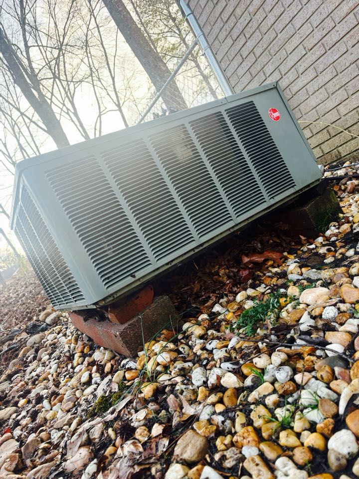 Came out found defrost control board not sending power out to the outdoor unit causing outdoor unit not to run. Replaced defrost control board and clean condenser coil and got customer back up going today.