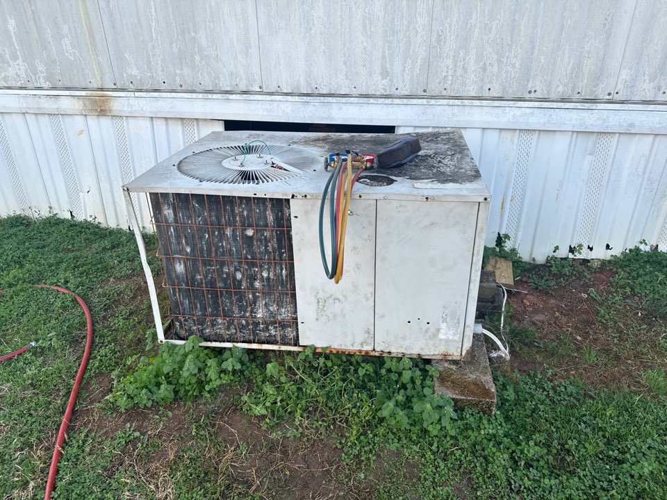 Found compressor pulling lock rotor amps giving customer price to replace system