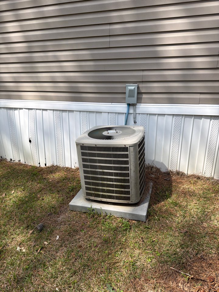 Maplesville, AL - Low on refrigerant 