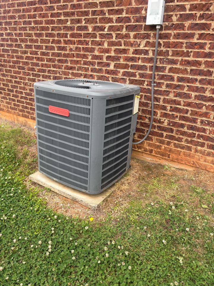 Thorsby, AL - Came out to complete spring maintenance and found customer system. Low of refrigerant. Found the indoor evaporator coil leaking rep replacing system tomorrow and getting customer back going.