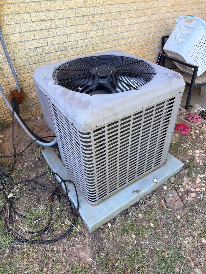 Clanton, AL - Bad capacitor 