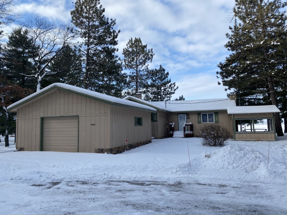 Crosslake, MN - Doing a roofing estimate in Crosslake, MN on the Whitefish Chain of lakes. Crosslake, MN - Doing a roofing estimate in Crosslake, MN on the Whitefish Chain of lakes.