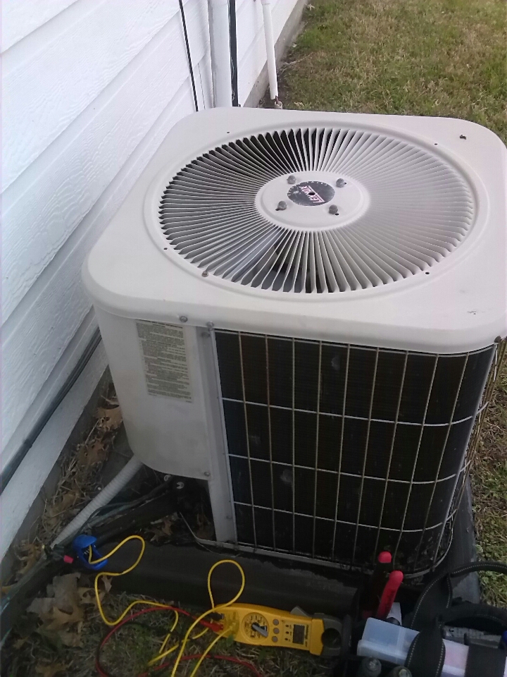 replaced hard start kit on Lennox 3 ton air conditioning system. Chad amp draw on compressor. All ok at this time