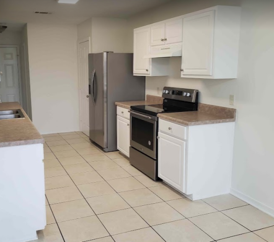 For an expedited process, call this company, and we will remove any of your junk such as furniture, appliances, debris, construction junk, renovation junk, garbage, etc from your home or business.