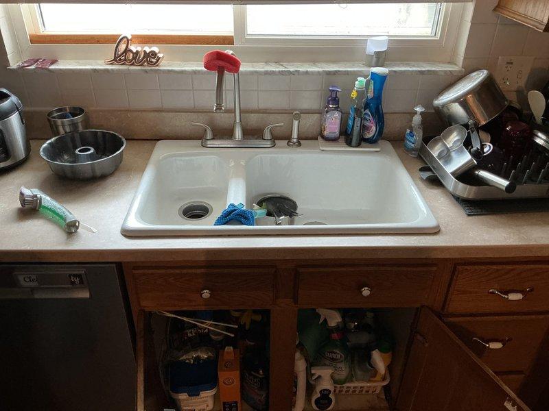 Responded to service call for multiple plumbing issues. Inspected kitchen sink and bathroom fixtures. Installed new sink stopper and tub stopper, addressed kitchen sink operational concerns, and replaced vacuum breaker on shower head and basement wash tub.