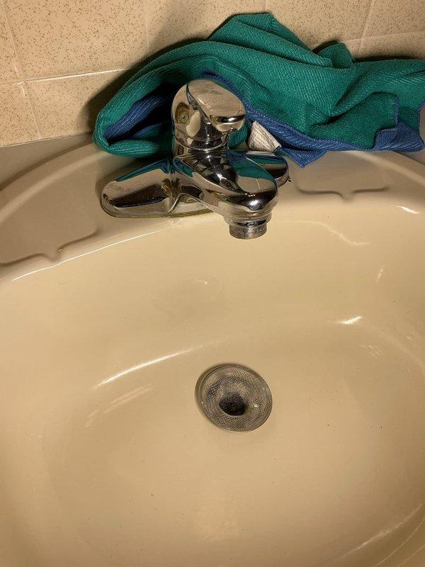 Responded to service call for multiple plumbing issues. Inspected kitchen sink and bathroom fixtures. Installed new sink stopper and tub stopper, addressed kitchen sink operational concerns, and replaced vacuum breaker on shower head and basement wash tub.