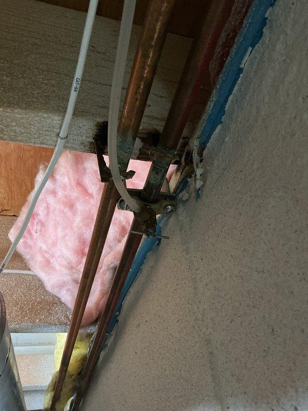 Successfully installed new ductwork system including a wrapper and humidifier (600m, 20 media). Secured all metallic connections, properly insulated wall cavity with fiberglass, and ensured proper mounting of the air handler unit with all required electrical components.