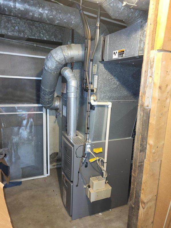 Conducted comprehensive evaluation of existing HVAC system, comprising a 20-year-old operational furnace and non-functioning air conditioner. Provided detailed replacement estimate for new Lennox furnace and A/C units, with installation to be performed in basement (furnace) and exterior location (A/C), utilizing the existing natural gas fuel source.