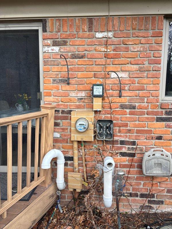 Completed installation of a complete HVAC system consisting of a 90,000 BTU furnace and 3.5-ton A/C unit with AHRI certification #215661534. Installation included 500m line set, system flush, extra filter, humidifier, and reconnection of existing components, with proper mechanical, plumbing, and electrical permits secured for the rear-mounted equipment.